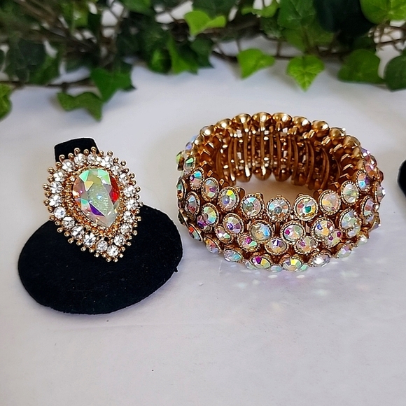 Beautiful Iridescent Crystal Statement Stretch Bracelet and Ring - Picture 11 of 12